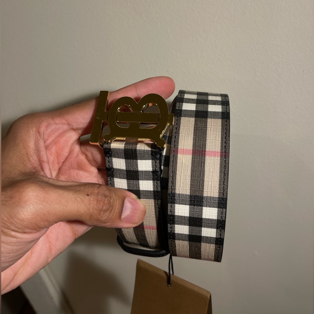 BURBERRY TB BELT SIZE SMALL BRAND NEW